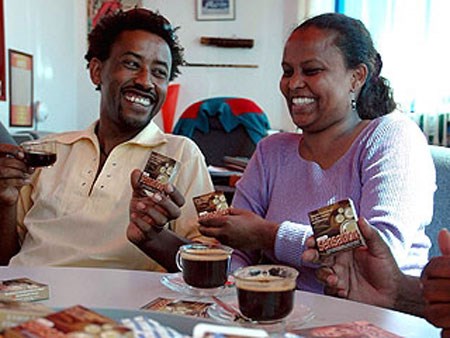quan ca phe bao cao su - condom cafe ethiopia
