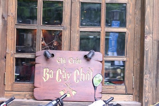 Cafe Thị Trấn Ba Cây Chổi: Thế Giới Phù Thủy Cafe Thị Trấn Ba Cây Chổi: Thế Giới Phù Thủy